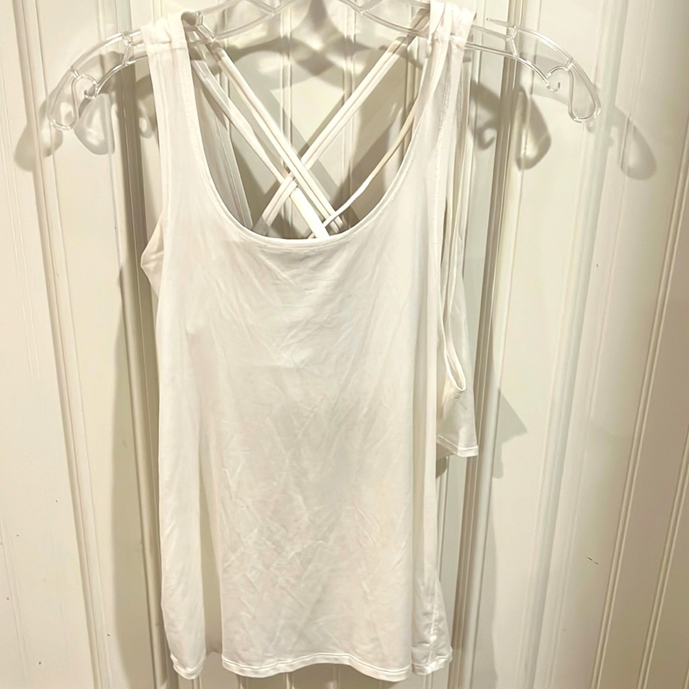 Lululemon White take top built in cross cross bra. Sz 2